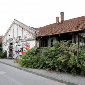 Niz zgrada u Paromlinskoj ruglo je grada te opasnost za prolaznike