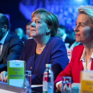 Manfred Weber, Angela Merkel i Ursula von der Leyer