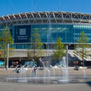 London (Eng) - Wembley (90,000)