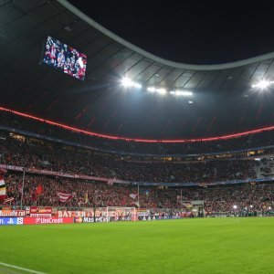 München (Njem) - Allianz Arena (75,000)