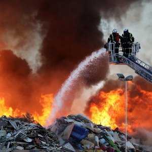 14 - Požar u reciklažnom dvorištu Jakuševac