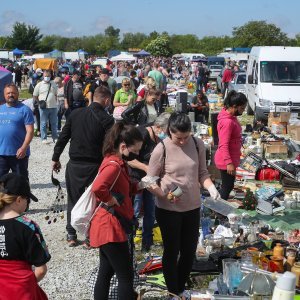 Nakon 6 mjeseci ponovno otvoren popularni zagrebački buvljak Hrelić