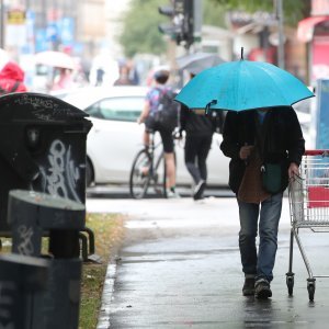 Promjena vremena s kišom stigla u Zagreb