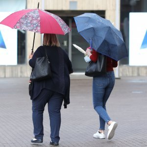 Promjena vremena s kišom stigla u Zagreb