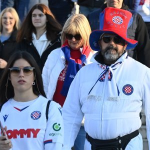 Navijači pred utakmicu Hajduk - Osijek