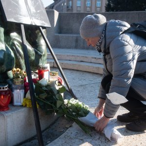 Građani na Zdencu života odaju počast Akiju Rahimovskom