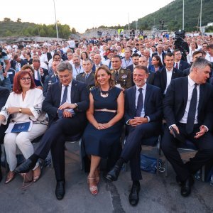 Političari na otvorenju mosta