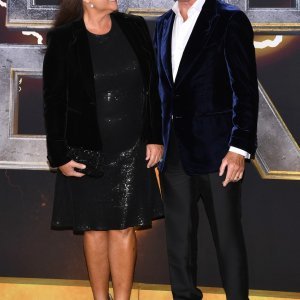 Pierce Brosnan i Keely Shaye Smith