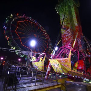 Winter Park - u parku dr. Franje Tuđmana postavljena je nova atrakcija zagrebačkog Adventa, panoramski kotač visok 36 metara