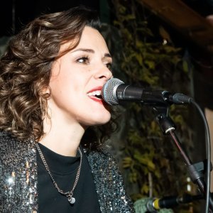 Natali Dizdar otvorila je ‘Advent festival u Prolazu‘