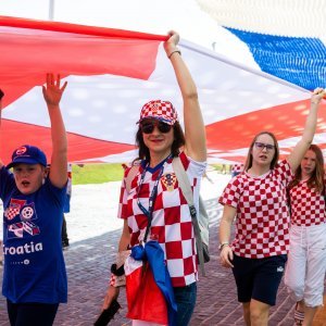 SP Katar: Hrvatski navijači razvili zastavu na Katari