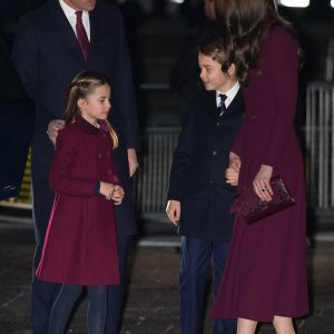 Kate Middleton i princ William s princezom Charlotte i princom Georgeom