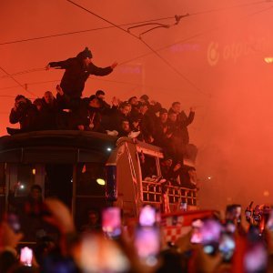 Doček hrvatske nogometne reprezentacije na Trgu bana Jelačića