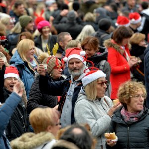 Tradicionalni podnevni ispraćaj stare i doček nove godine u Fužinama (2)