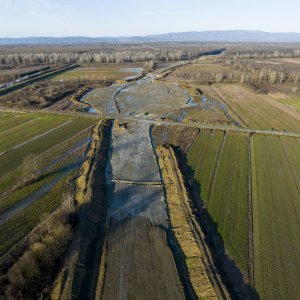 Radovi na pristupnoj cesti prema novom međudržavnom mostu preko rijeke Save