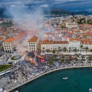 Doček juniora iz zraka