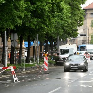 Dan nakon urušavanja zgrade i skele u Klaićevoj otežan je promet