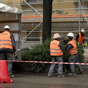 Dan nakon urušavanja zgrade i skele u Klaićevoj otežan je promet