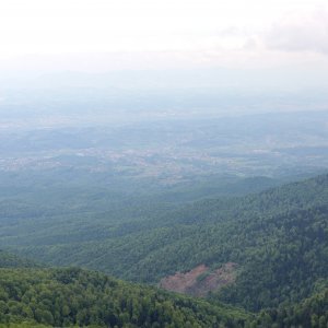 Pogled na Medvednicu i Zagreb s tornja na Sljemenu