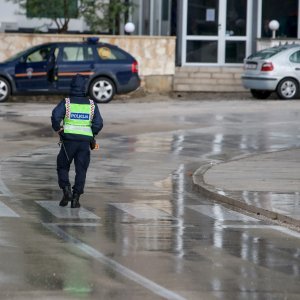 Razina poplave u Obrovcu za trećinu manja nego jučer