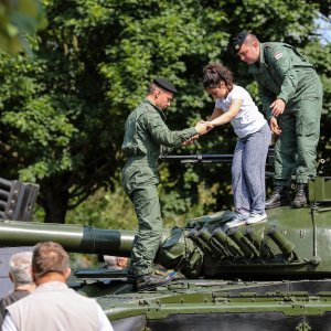 Izložba vojne opreme i naoružanja Hrvatske vojske na Jarunu