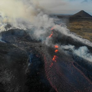 Na Islandu erumpirao vulkan