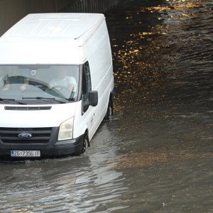 Podvožnjak u Selskoj potpuno je potopljen