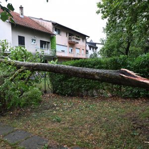 Zagreb dan nakon nevremena sanira štetu