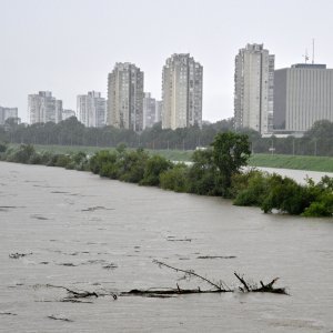 Rijeka Sava se izlila iz svog korita