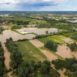 Fotografije iz zraka poplavljenog sela Drnje