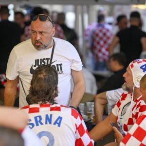 Hrvatski navijači uoči Latvije