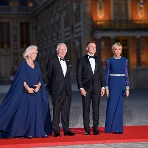 Kraljica Camilla, kralj Charles III, Emmanuel i Brigitte Macron