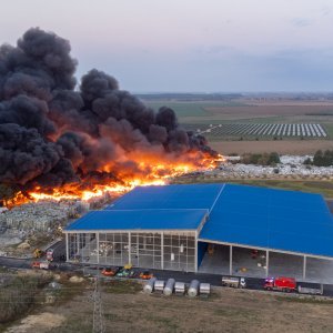 Pogled iz zraka na požar u Osijeku