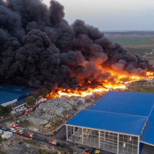 Pogled iz zraka na požar u Osijeku