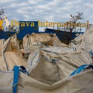 Tvornica Drava International jutro nakon požara