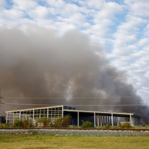 Tvornica Drava International jutro nakon požara