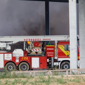 Tvornica Drava International jutro nakon požara