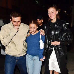 Harper Beckham, Brooklyn Beckham i Nicola Peltz