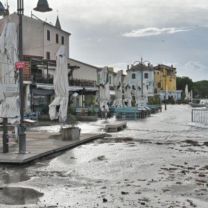 Poplavljena riva u Fažani