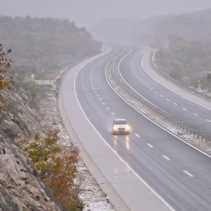 Snijeg na autocesti A1 kod Zagvozda