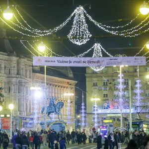 Večernja šetnja Adventom u Zagrebu