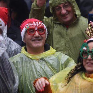 U Fužinama već tradicionalno organiziran najveći ispraćaj Stare i doček Nove godine u podne