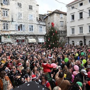 Rani doček Nove godine na splitskog Pjaci