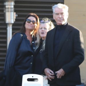 Pierce Brosnan s obitelji na ručku