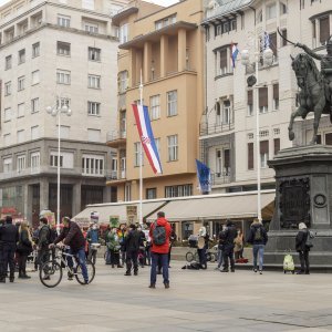 Prosvjed protiv molitelja u Zagrebu