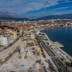 Pogled iz zraka na sravnjeni hotel Marjan u Splitu