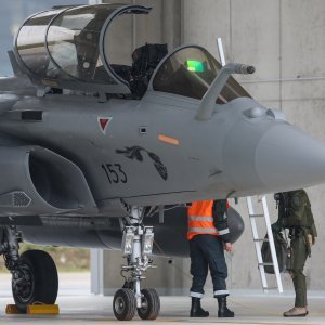 Borbeni avioni Rafale parkirani u Zračnoj luci Zagreb