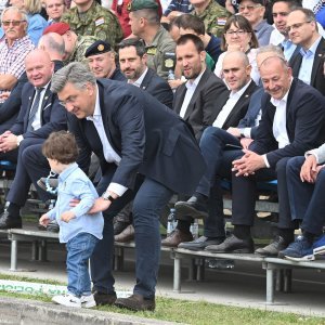 Andrej Plenković s najmlađim sinom