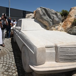 Spomenik Mercedesu