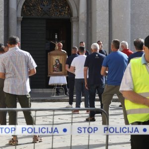 Molitelji i prosvjednici